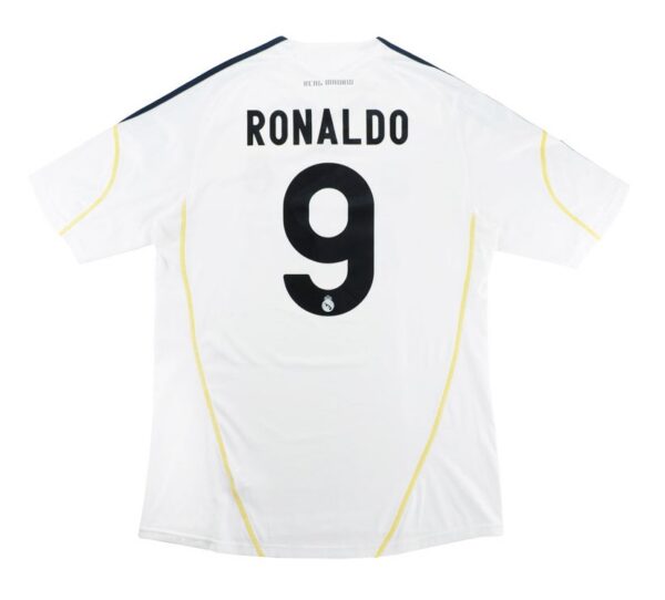 Real Madrid 09-10 - Image 2