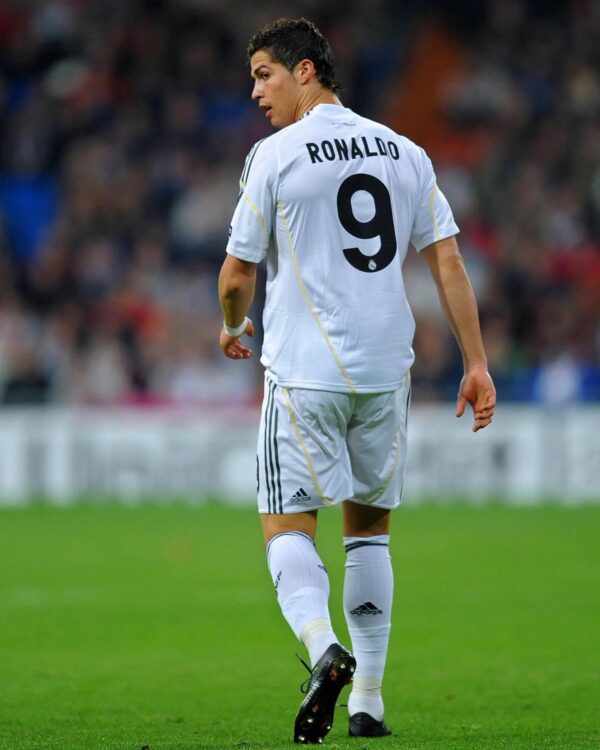 Real Madrid 09-10 - Image 3