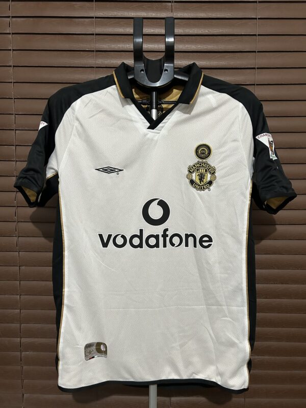Manchester United 01-02 - Image 2